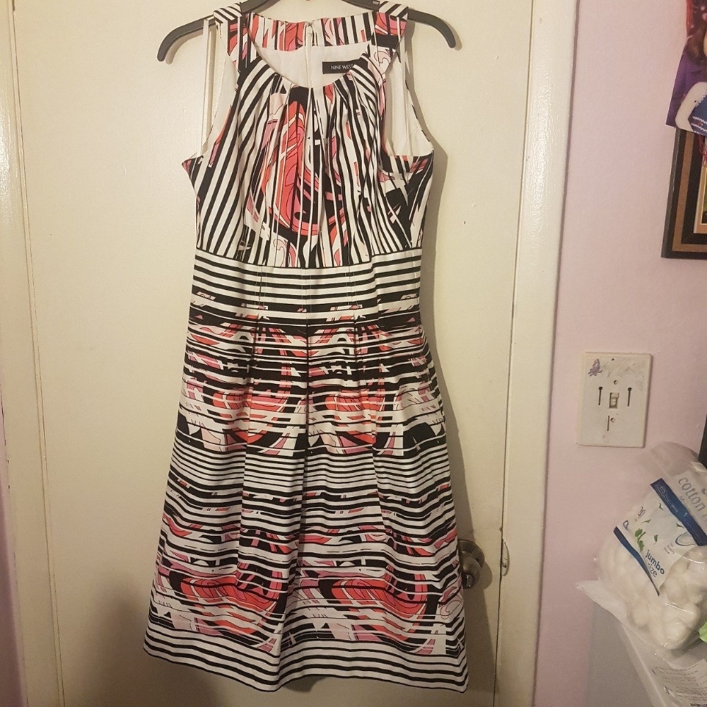 Nine West dress with pockets!